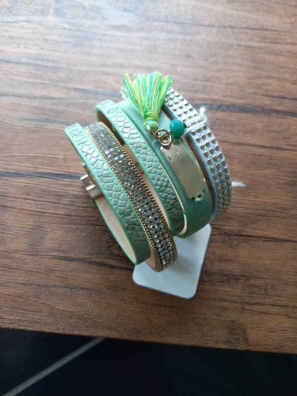 Green magnetic bracelet - AML Boutique NI